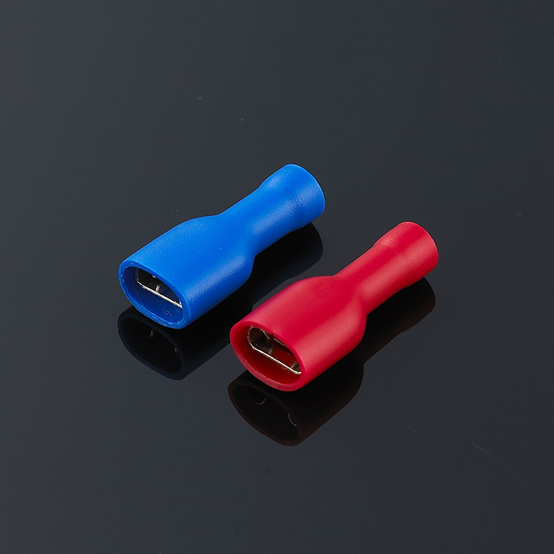 Fully insulated female quick disconnects